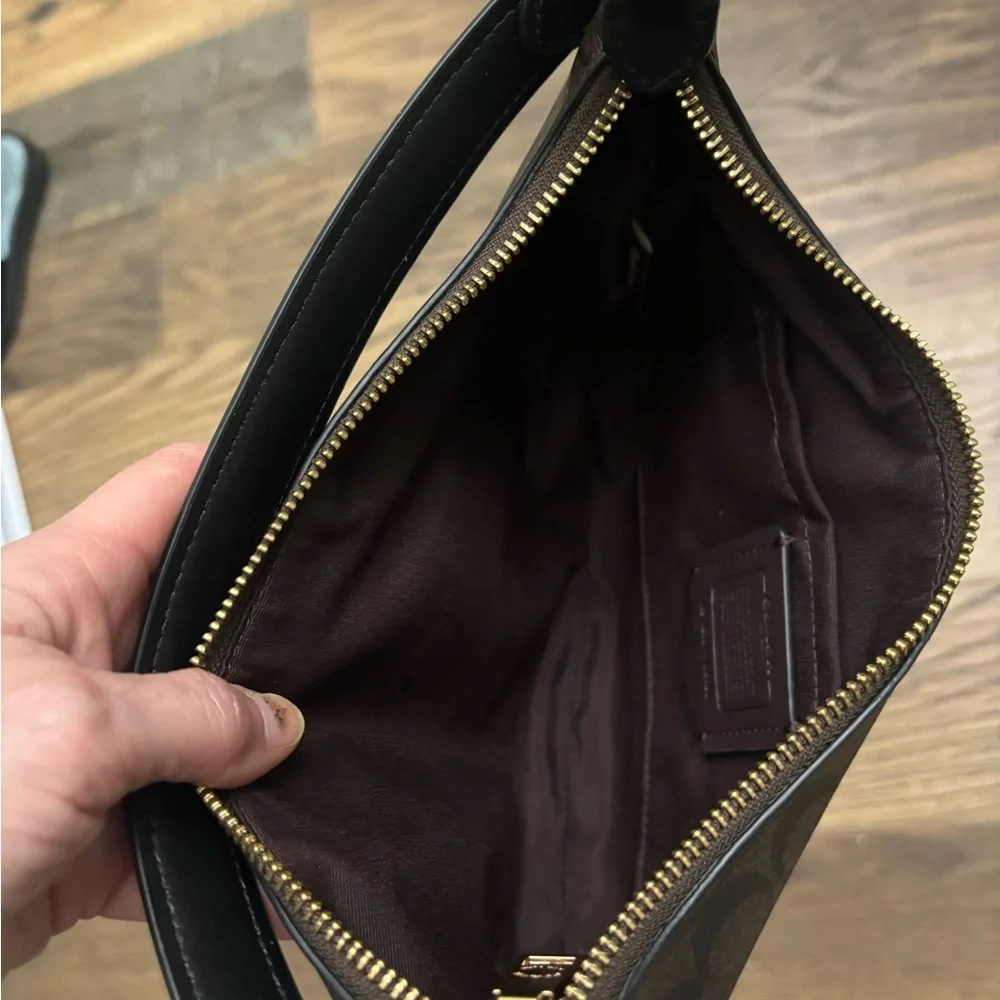 *Coach Payton Signature Canvas hobo bag CE620
